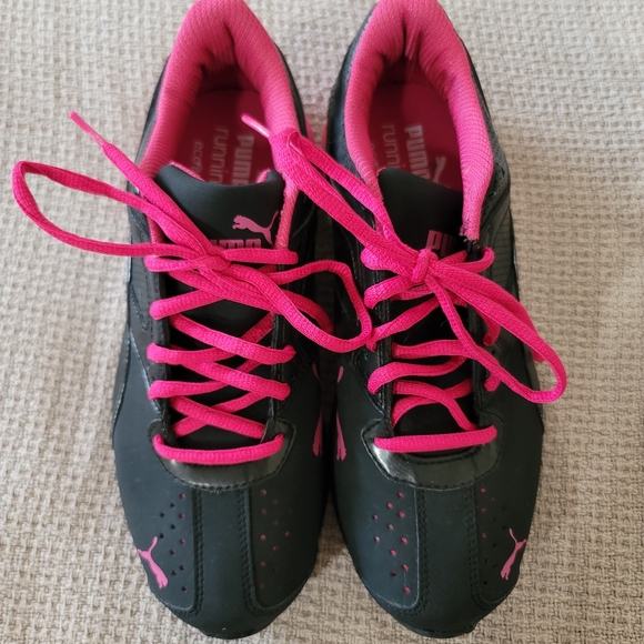 Puma running shoes - Picture 3 of 5